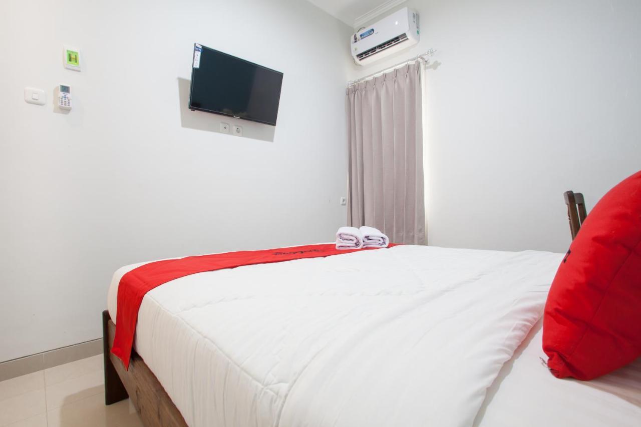 Reddoorz @ Wiyung 3 Hotel Surabaja Zewnętrze zdjęcie