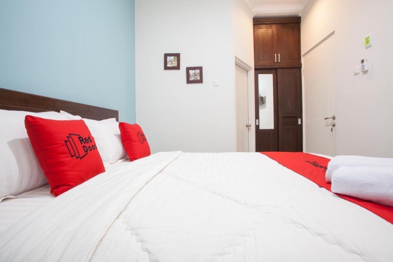 Reddoorz @ Wiyung 3 Hotel Surabaja Zewnętrze zdjęcie